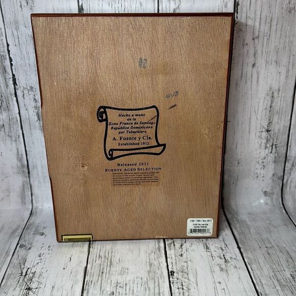 THE LOST CITY Cigar Box Empty Wooden Limited Edition 2011 Double Robusto Fuente - Picture 2 of 10